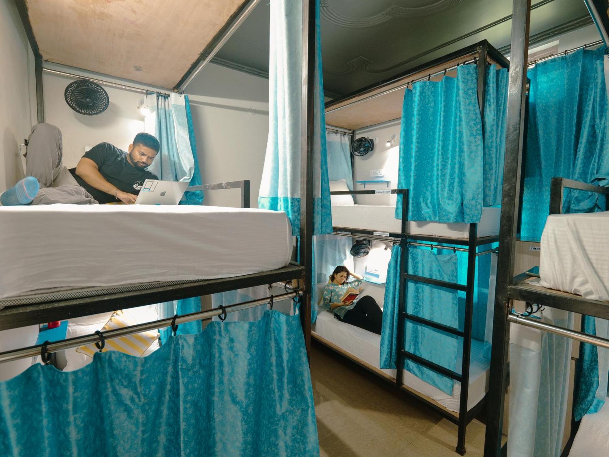 Hoztel Jollygrrant Doon Hostel Rani Pokhri Bagian luar foto