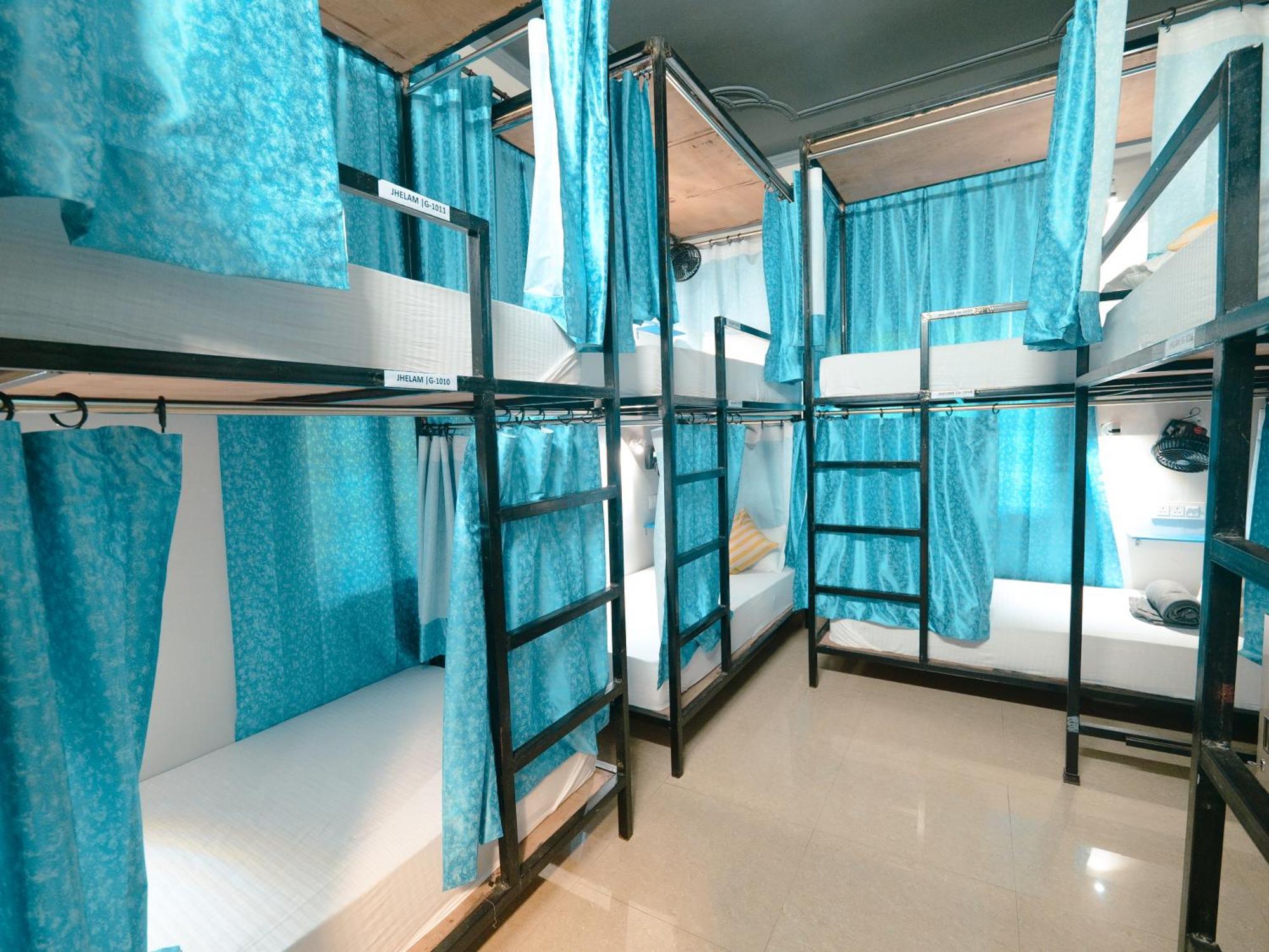 Hoztel Jollygrrant Doon Hostel Rani Pokhri Bagian luar foto