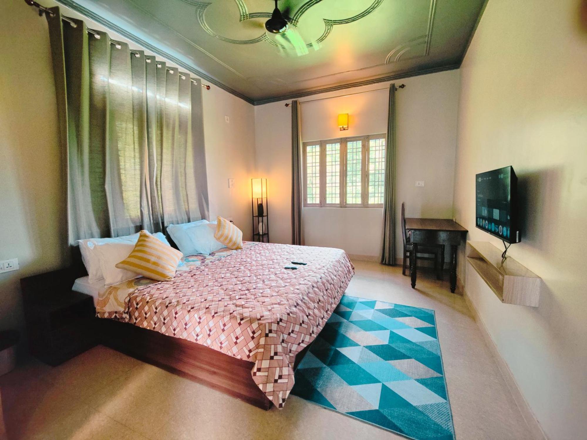 Hoztel Jollygrrant Doon Hostel Rani Pokhri Bagian luar foto