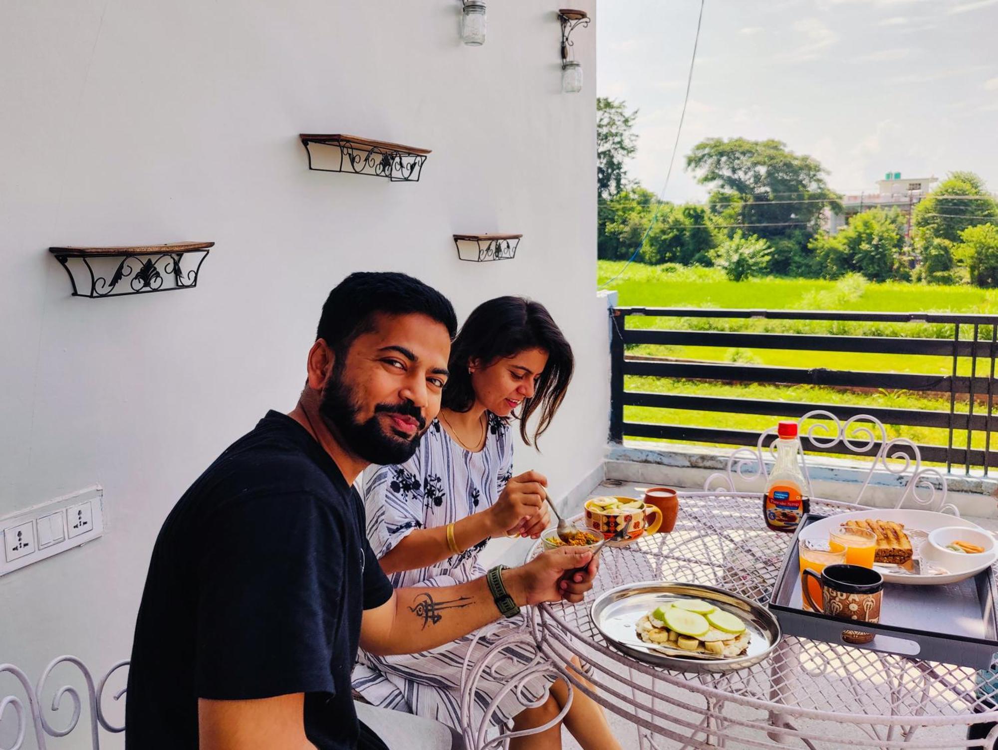 Hoztel Jollygrrant Doon Hostel Rani Pokhri Bagian luar foto