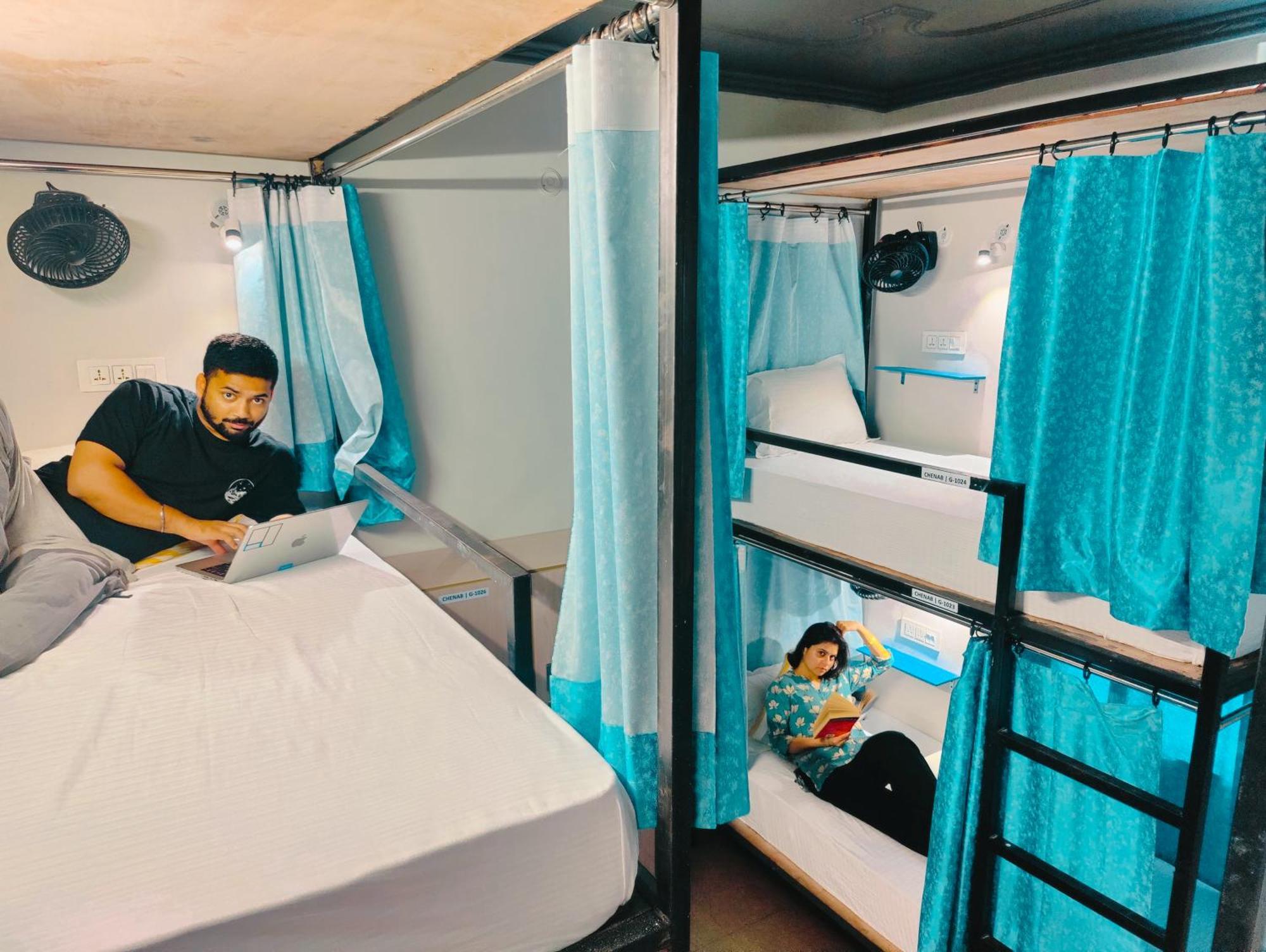 Hoztel Jollygrrant Doon Hostel Rani Pokhri Bagian luar foto