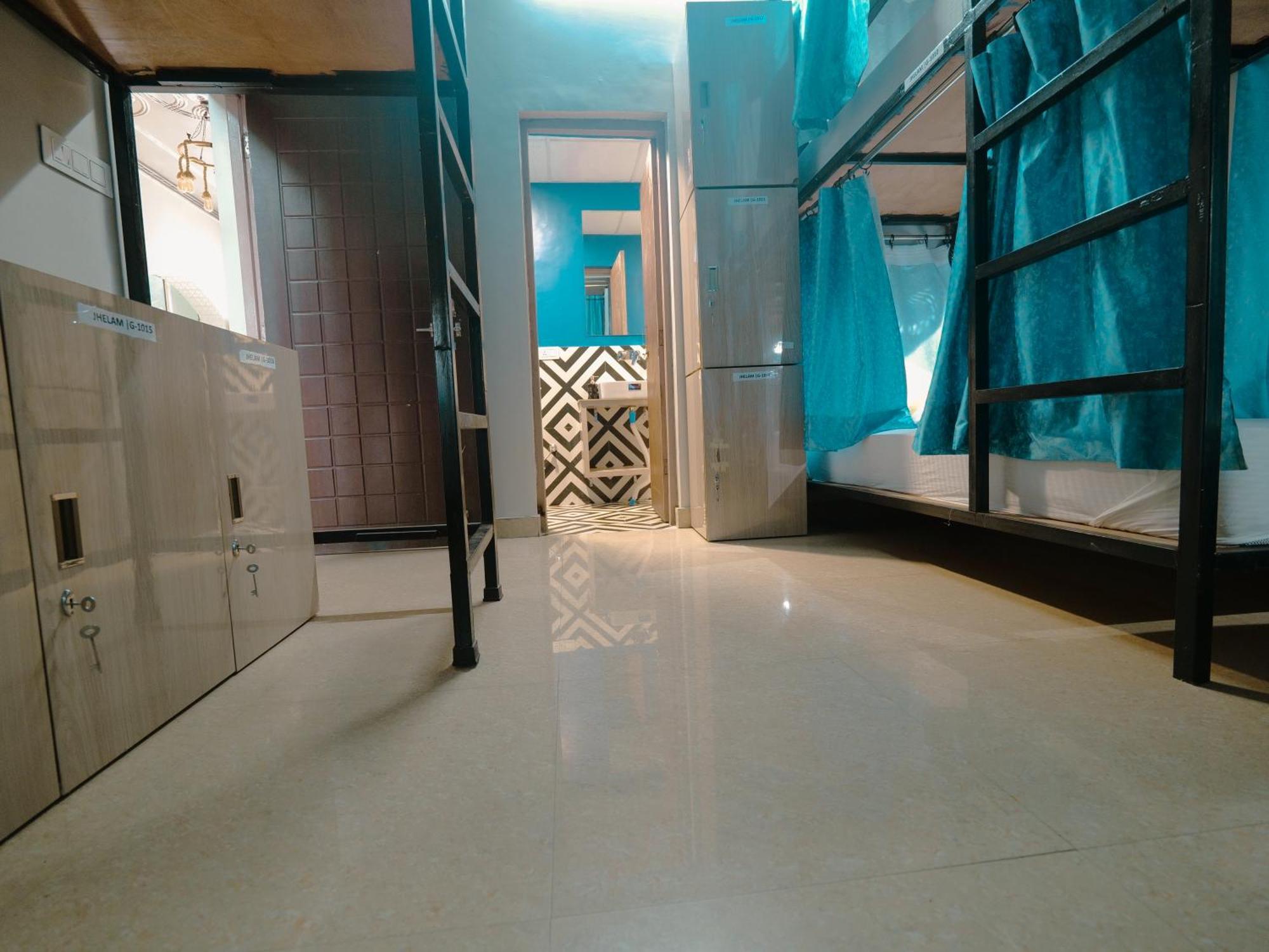 Hoztel Jollygrrant Doon Hostel Rani Pokhri Bagian luar foto