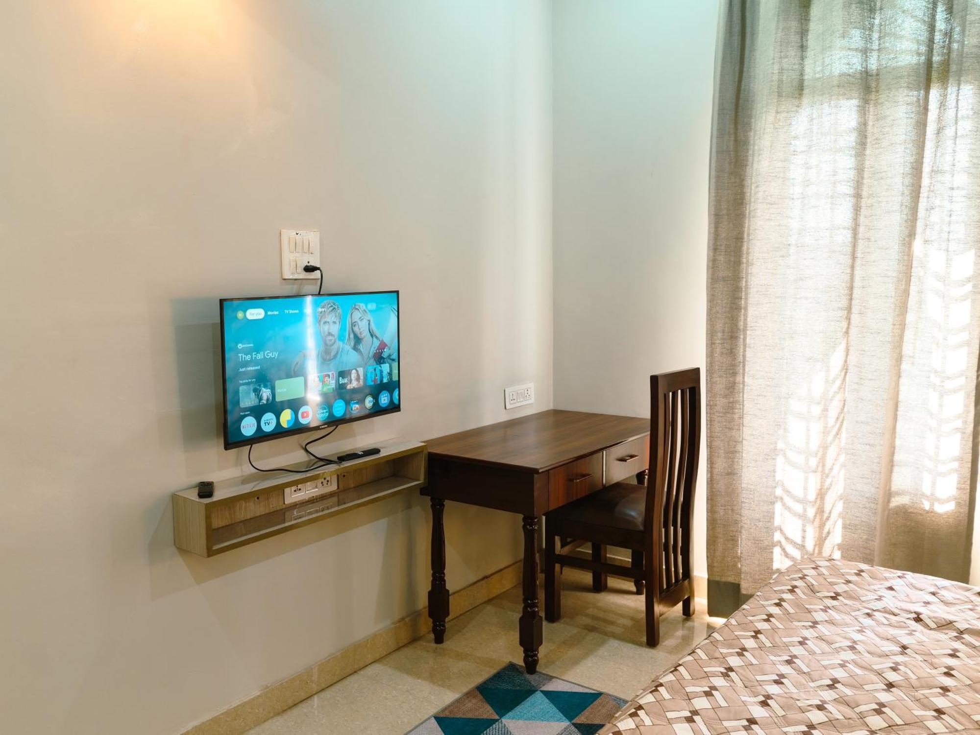 Hoztel Jollygrrant Doon Hostel Rani Pokhri Bagian luar foto