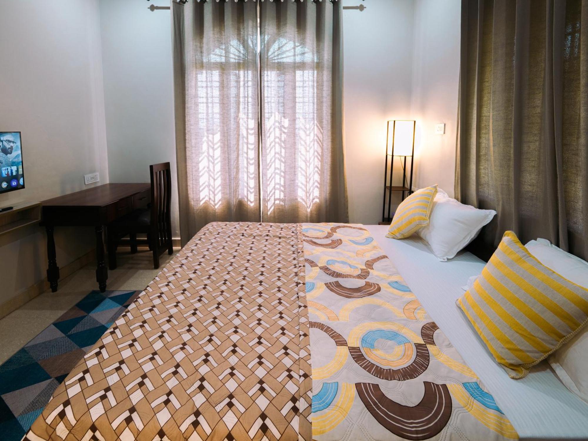 Hoztel Jollygrrant Doon Hostel Rani Pokhri Bagian luar foto
