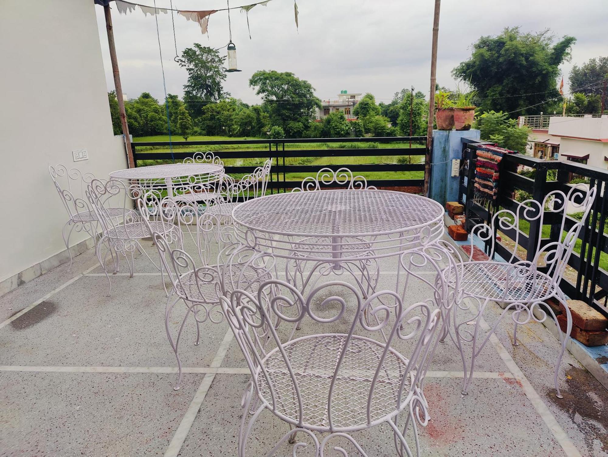 Hoztel Jollygrrant Doon Hostel Rani Pokhri Bagian luar foto